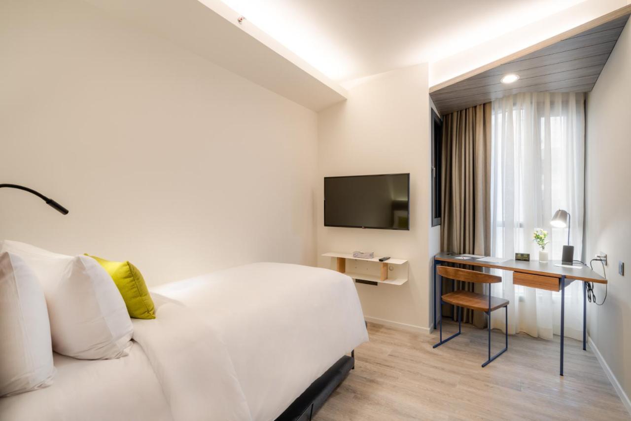 Triple Y Hotel Bangkok Exterior photo